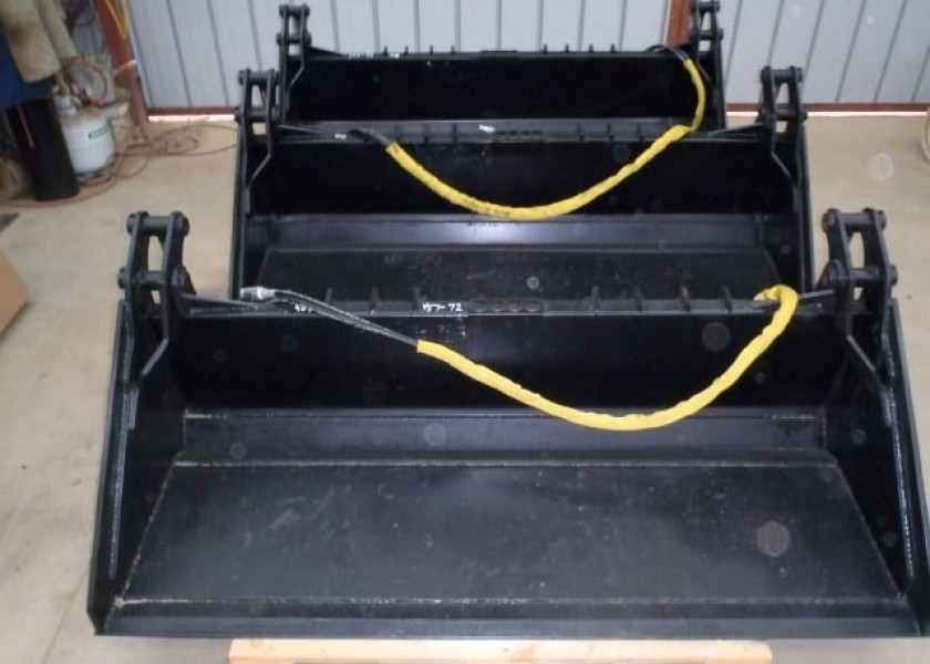 Skidsteer 4 in 1 Bucket 2