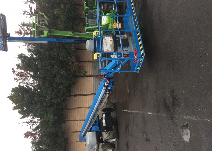 Straight Boom Lift 2