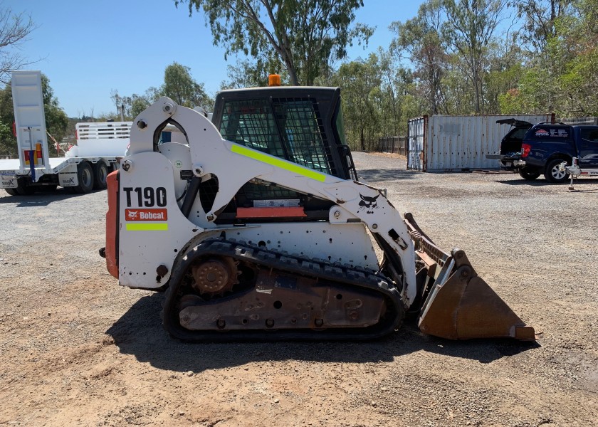 T190 Tracked Loader 2