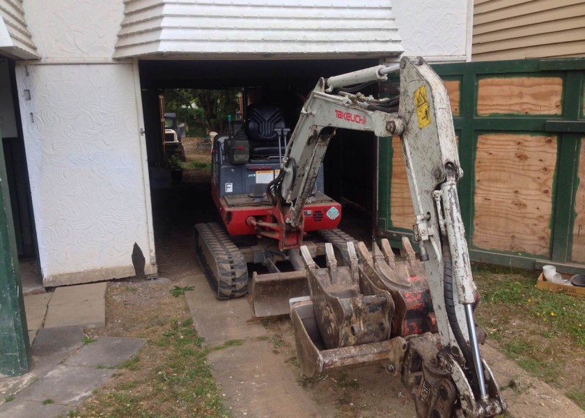 Takeuchi TBO16 Excavator 4