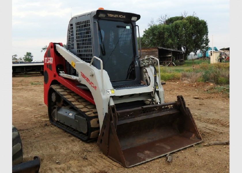 TAKEUCHI TL 230 TRACK LOADER 3