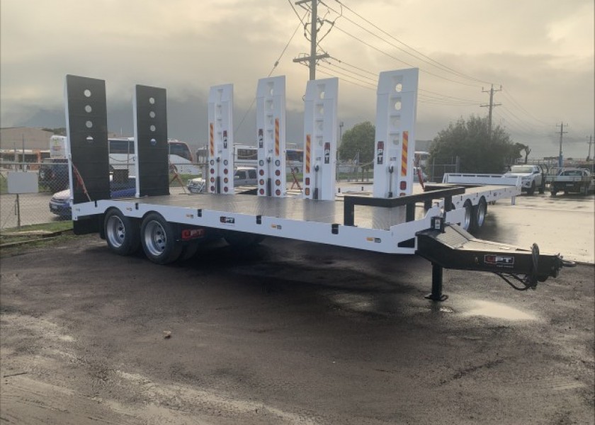 Tandem Axle TAG Trailer w/ramps 1