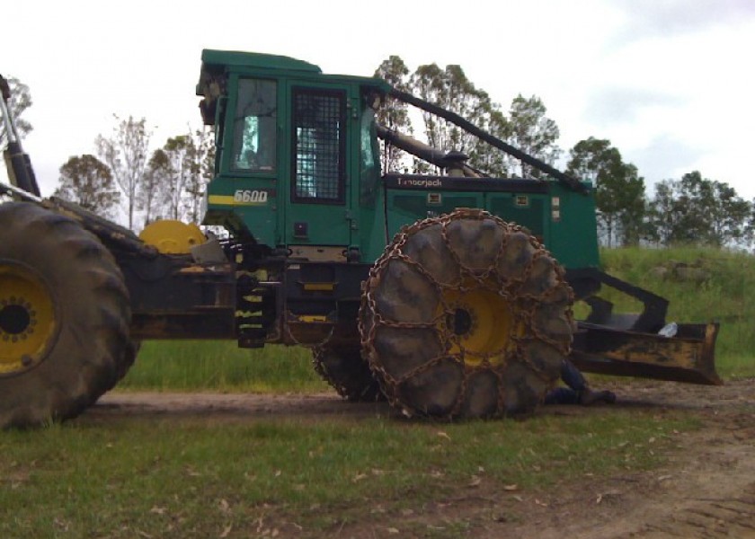 TIMBERJACK 560D SKIDDER 1