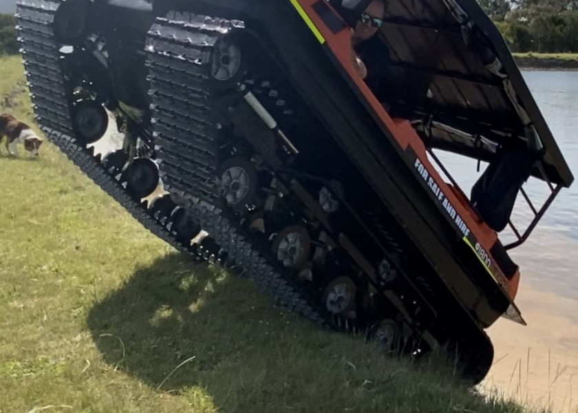 TINGER Track 2 ATV - Amphibious vehicle 5