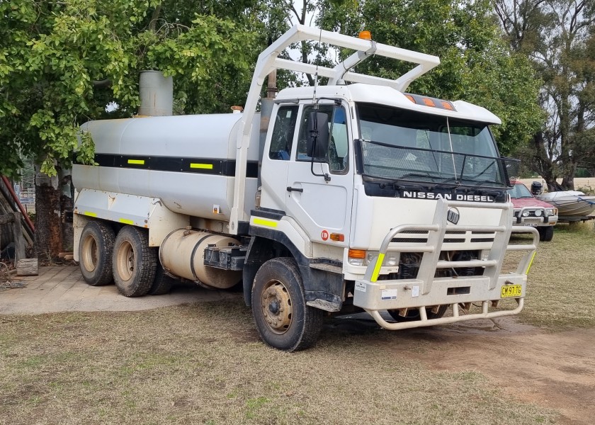 Tippers and watercarts 3