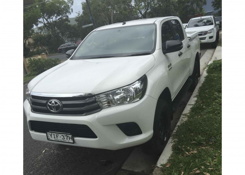 Toyota Hilux Dual Cab 4x4 1