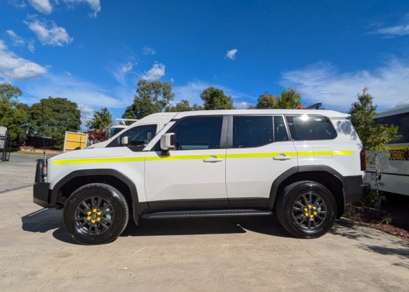 Toyota Prado - 4x4 Wagon 3