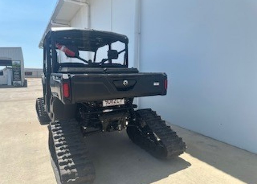 Tracked ATV Buggy Canam Defender 15