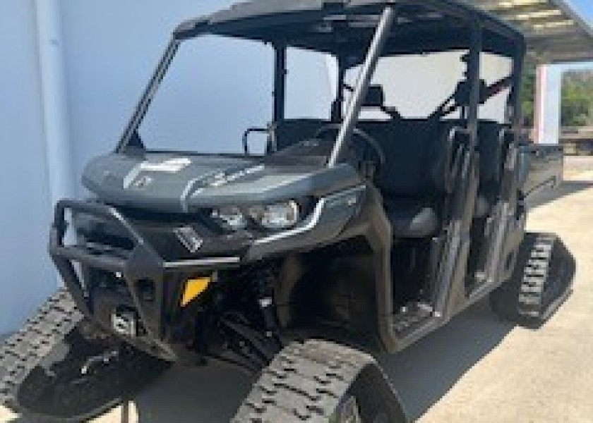 Tracked ATV Buggy Canam Defender 19