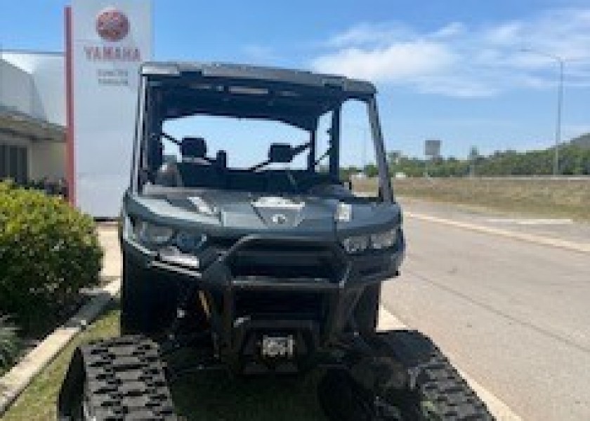 Tracked ATV Buggy Canam Defender 5