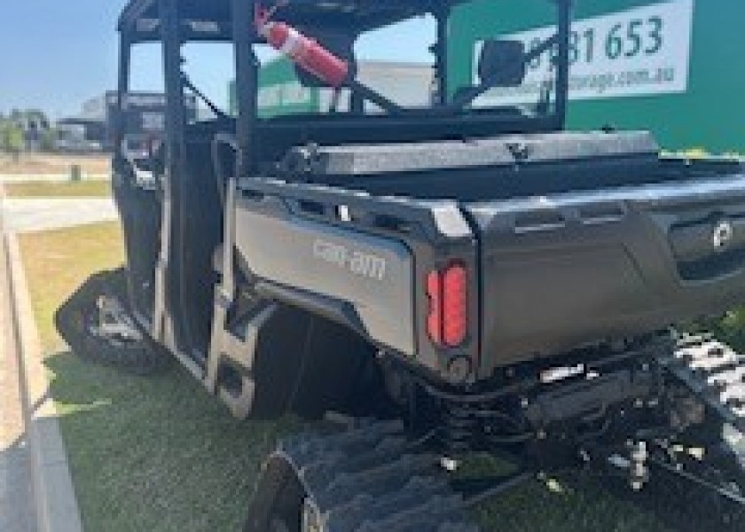 Tracked ATV Buggy Canam Defender 9