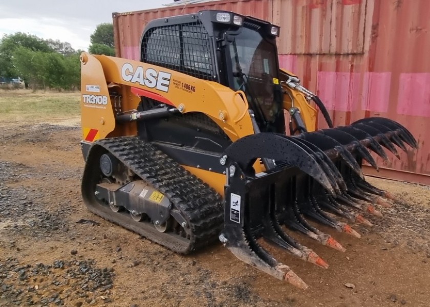 Tracked SkidSteer w/6FT Brush Cutter 4