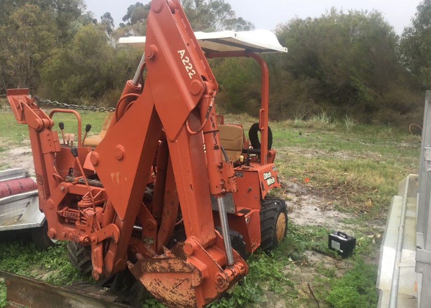 Trencher. Ditchwitch 1