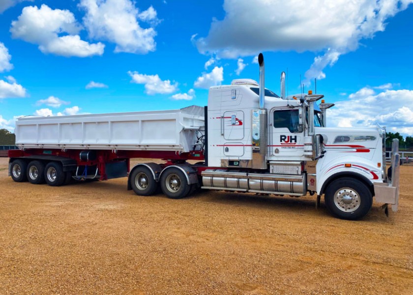 Truck and 22m3 Side Tipper 1