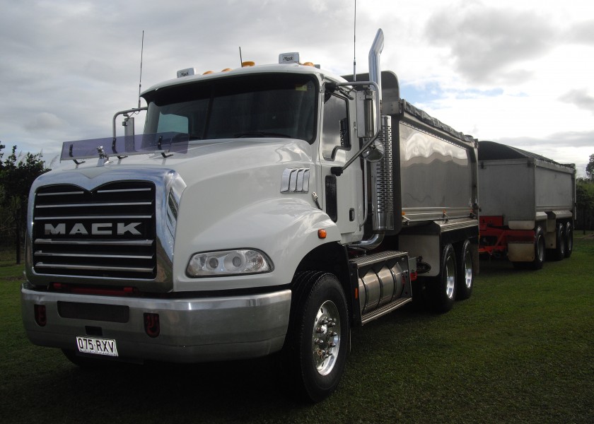 Truck & Tri Axle Superdog 1