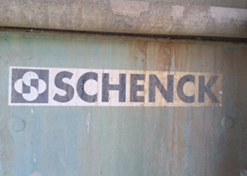 Twin Deck Schenk Screen 9