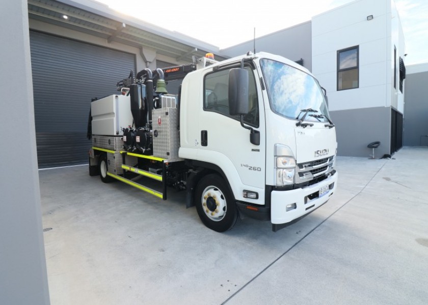 4500L Vac Truck 1