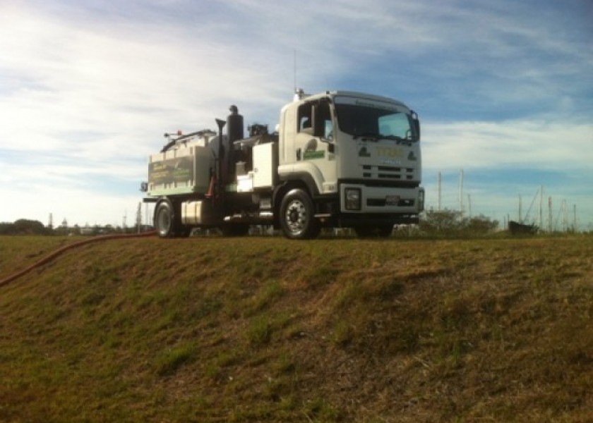 Vacuum Excavation Truck- 7,000L 1