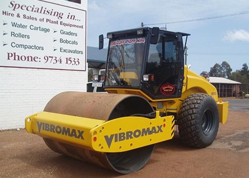 Vibromax VM 116D Roller 1