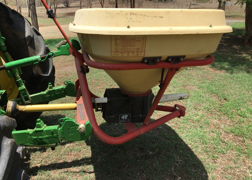 Vicon Fertiliser Spreader 1