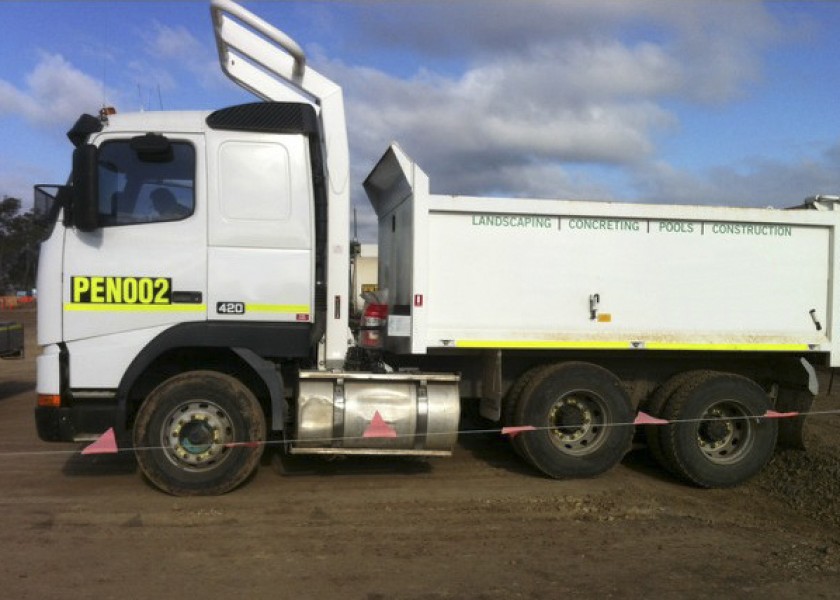 Volvo 10 tonne tipper 1