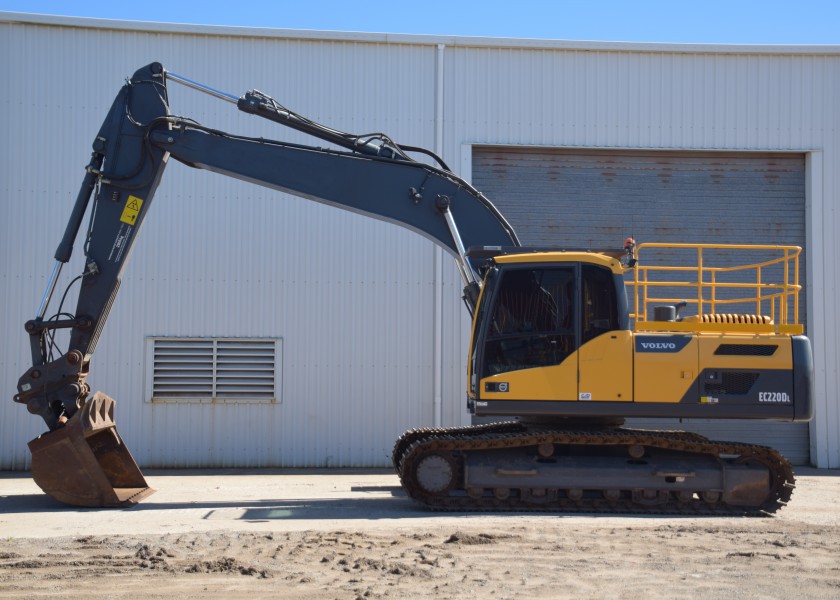 Volvo EC220Dl excavator 2