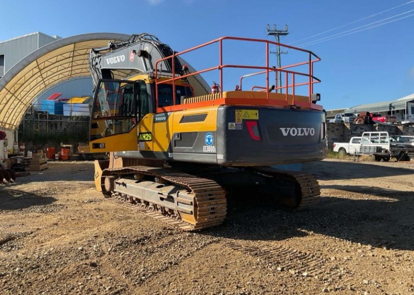 Volvo EC300D 30t Excavator 3