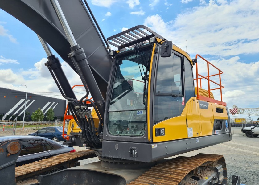 30T to 50T Excavators 2