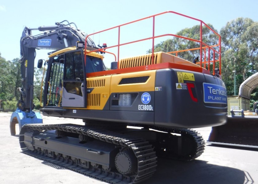 Volvo EC380DL Excavators 2