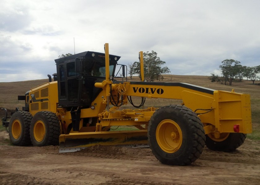 Volvo G720 Grader 1