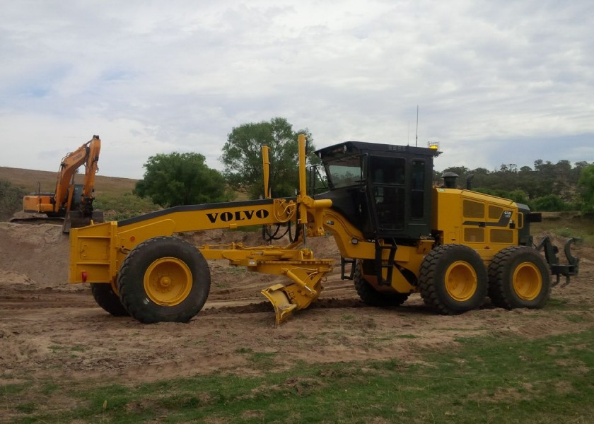 Volvo G720 Grader 2