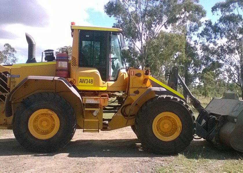 Volvo L120F Loaders 3