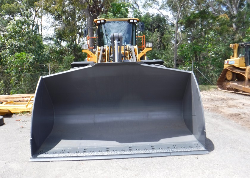 Volvo L180H Wheel Loader 1