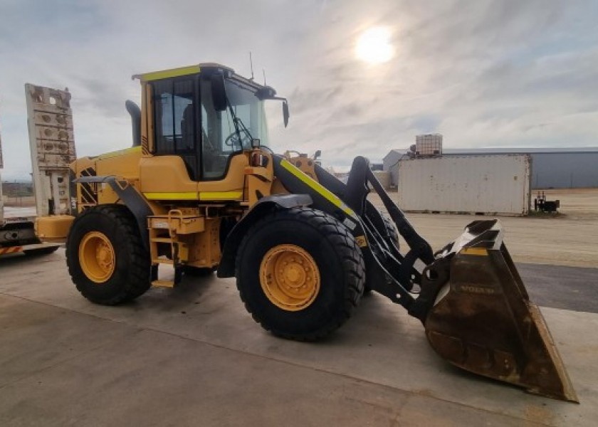 VOLVO L60F Loader 1