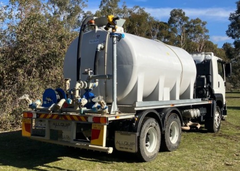 14,000L Isuzu Water Cart 3