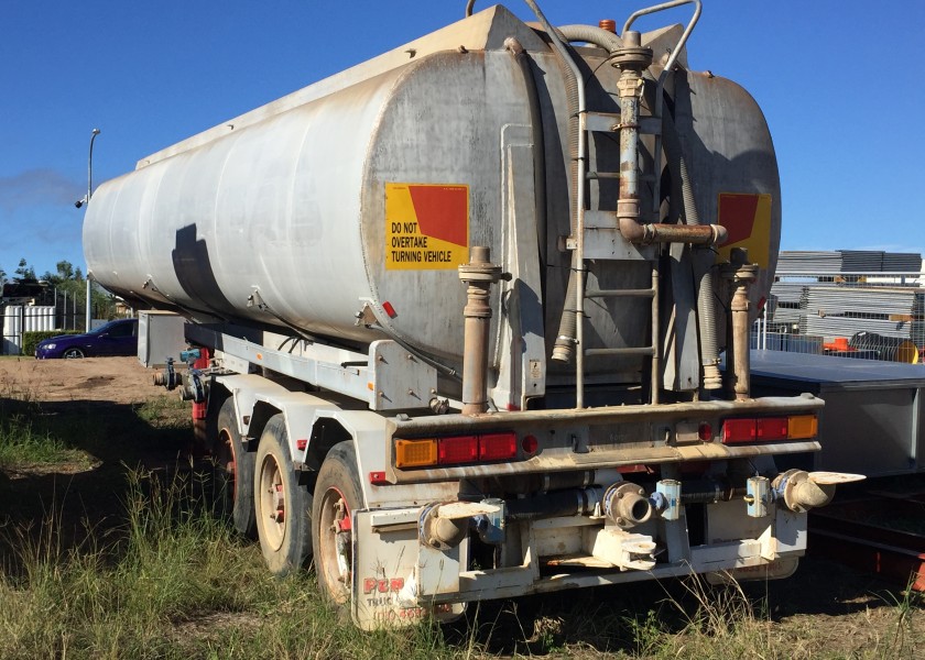 Water Tanker Trailer - 30,000L 1