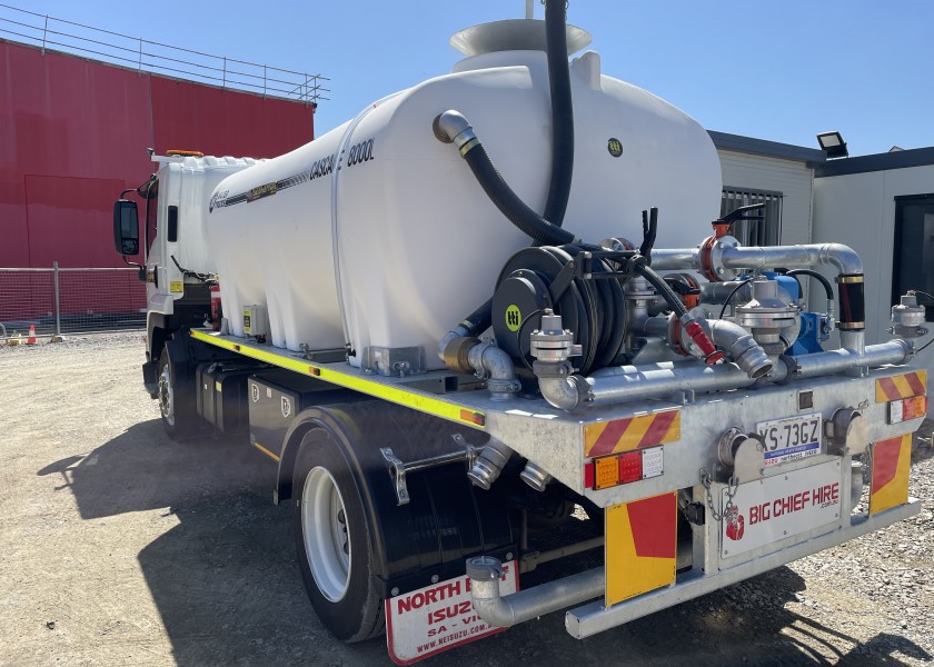 8000L Water Truck 2