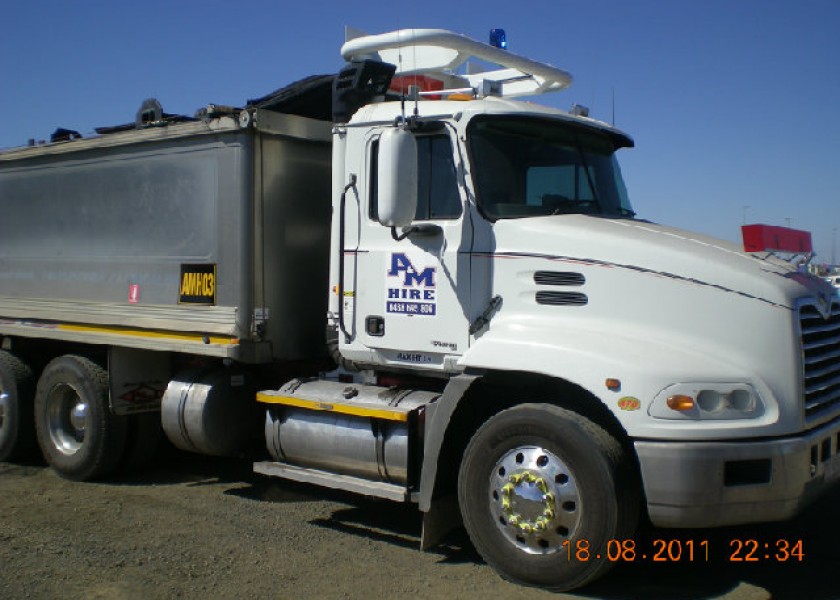 Water Truck & Tipper 1