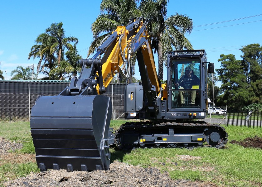 XCMG XE80U Excavator 9T 1