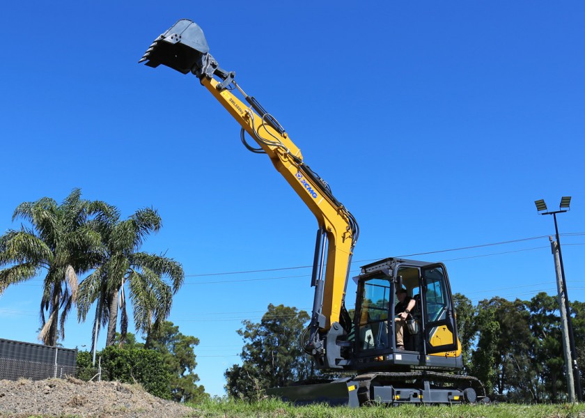 XCMG XE80U Excavator 9T 4