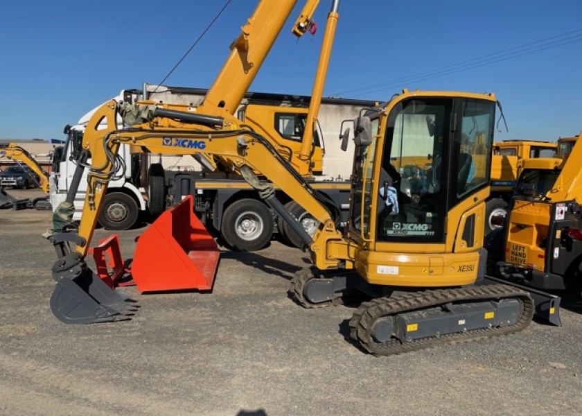3.5T XCMG XE35U Mini Excavator 1