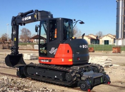 11.5T  ECM ES 95 HR Hy-Rail Excavator 2
