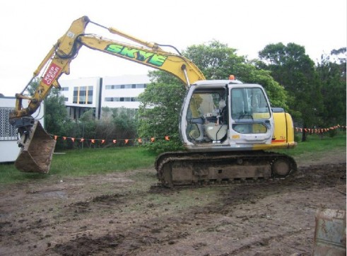 12Tonne Sumitomo Excavator