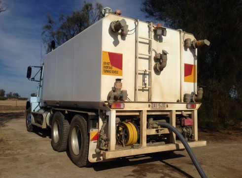 14,000L Water Carts for Hire. 1