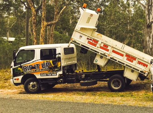 2 x 4.5 Tonne Tippers 4