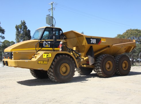 2007 CAT 740 Articulated Dump Truck 2