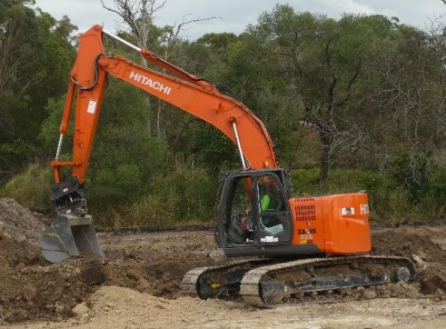 2011-2013 Hitachi ZX225 23t Excavator zero swing