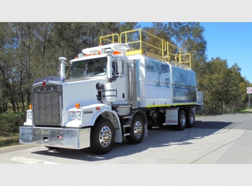 2015 Kenworth T659 8x4 Service Truck 13K L Diesel & 7x700L Oil Tanks 8