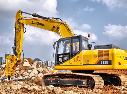22 Tonne Excavator - Liugong 1