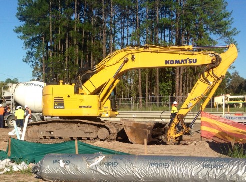 22 Tonne Excavator (PC220-US) 1
